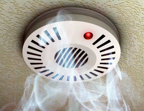 В Туве дома более тысячи многодетных семей оборудуют пожарными извещателями