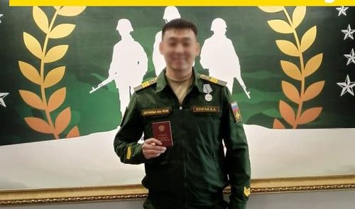 Айдысу Кунгаа вручили медаль «За отвагу»