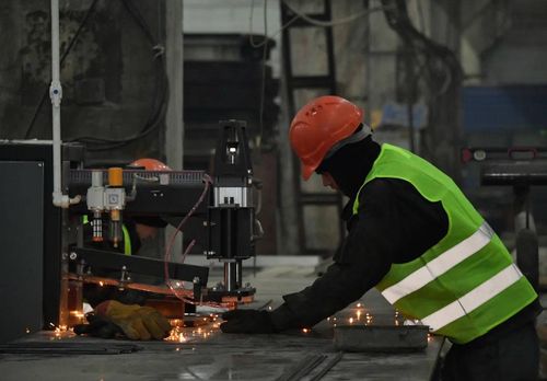 Правительство Тувы планирует поддержать работающий в Кызыле завод железобетонных изделий