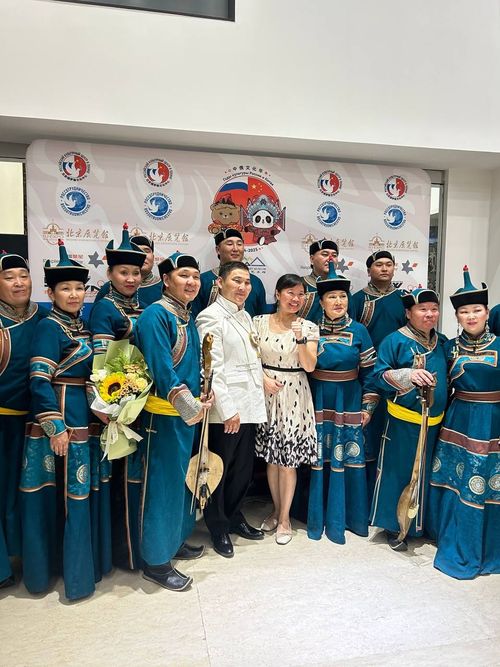 Тувинский национальный оркестр выступил в Пекине в День России