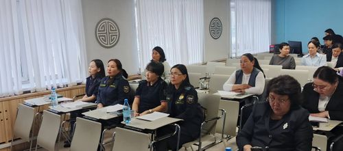 В Минобре Тувы провели семинар по оказанию поддержки детей-сирот и детей, оставшихся без попечения родителей