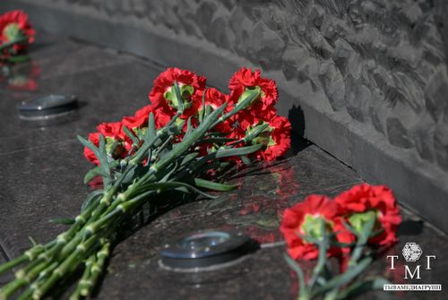 У мемориала «Кызыл кош» в Кызыле: делегация Правительства Москвы отдала дань уважения тувинским труженикам тыла