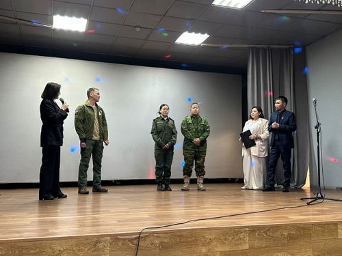 Молодые таланты в Кызыле исполнили песни о любви к Родине