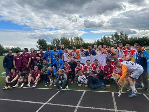 Команда врачей из Тувы завоевала бронзу в Кубке Сибири по мини-футболу
