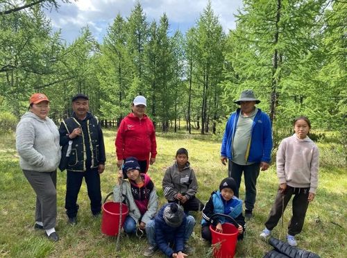 Приемные семьи Барун-Хемчикского района провели оздоровительные выходные на источнике «Шивилиг»