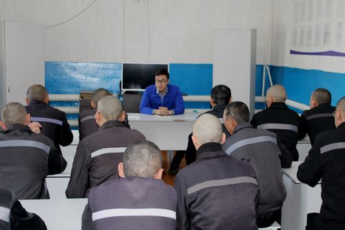 Сотрудники Центра занятости Тувы консультируют осужденных о трудоустройстве после освобождения