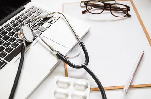 Более 3,6 тысяч медицинских работников Тувы получают специальную социальную выплату