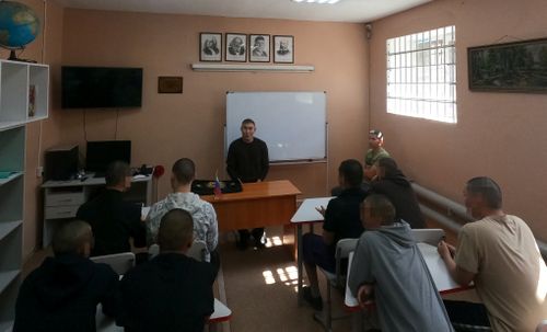 Несовершеннолетние из Тувы, находящиеся в СИЗО, встретились с именитым спортсменом