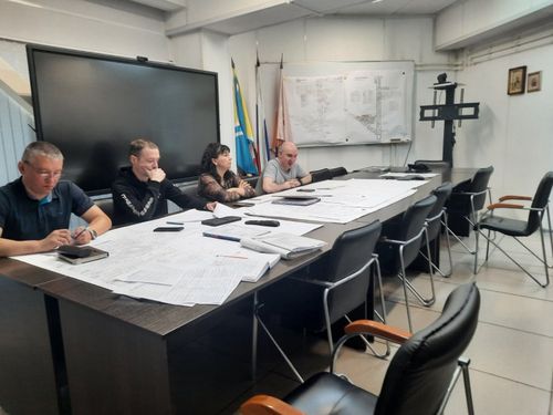 Трудоустройство с обучением: трое жителей Танды получили шанс стать горнорабочими и электрослесарями