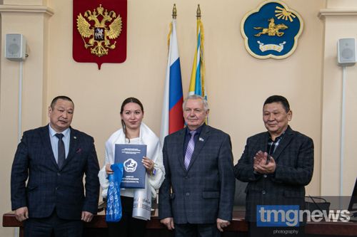 В Туве наградили индивидуальных предпринимателей, внесших вклад в поддержку участников СВО