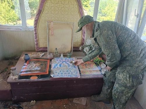 Бойцы из Тувы обнаружили в зоне СВО буддийский храм