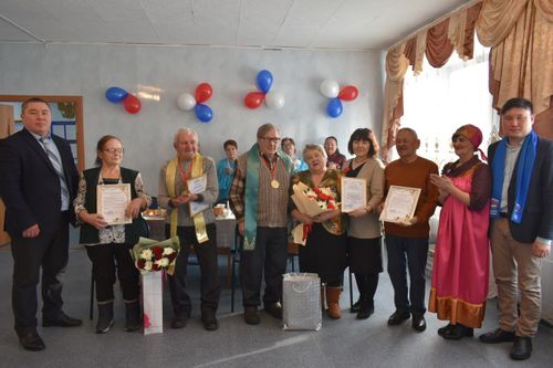 Супружеские пары из Турана отметили изумрудную и золотую свадьбы