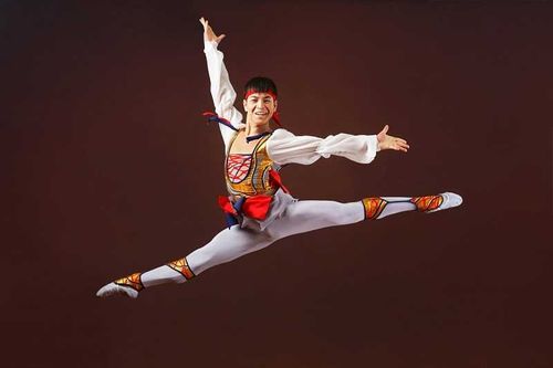 В Туве звезда мирового балета Субудай Хомушку встретился с земляками