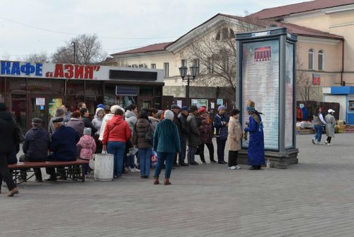 В Туве образовалась очередь к шаману. Верховный шаман Тувы сказал, что это мошенник