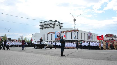 Говорит и показывает Кызыл: впервые в истории Тувы в параде Победы участвовала военная авиация 