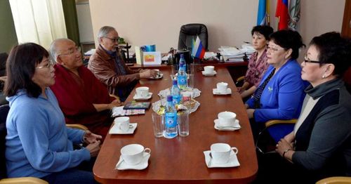 Выпускники Тувинского госуниверситета поедут в Улан-Удэ изучать тибетский язык 