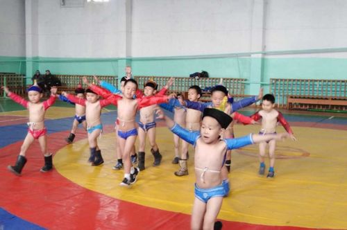 В Тес-Хеме прошли соревнования по национальной борьбе хуреш среди дошкольников 