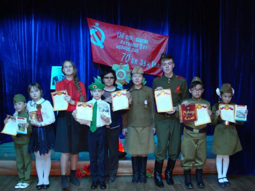 В Театре юного зрителя прошел конкурс чтецов «Наш солдат», посвященный Победе в Великой Отечественной войне 