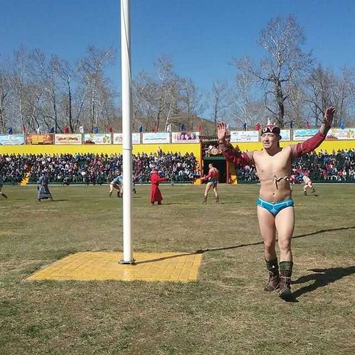 В честь открытия летнего спортивного сезона 2 мая прошли соревнования по национальной борьбе хуреш 