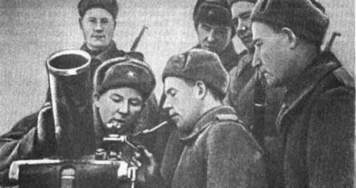 В Туве ко Дню Победы активисты благоустроили памятник легендарным братьям Шумовым 