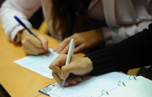 Не соответствуют федеральным стандартам: у двух школ Тувы приостановили действие государственной аккредитации 