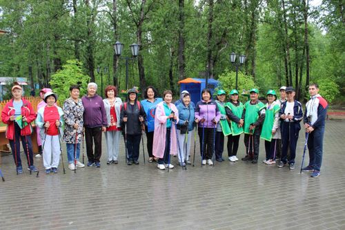 В Кызыле 14 июня состоялся первый фестиваль по скандинавской ходьбе 