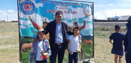 Дети, проживающие на левобережных дачах Кызыла, приняли участие в соревновании «Шыкка Хуреш» 