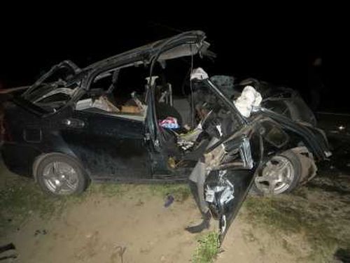 Семь человек погибли в лобовом столкновении, произошедшем накануне вечером на трассе Кызыл-Эрзин
