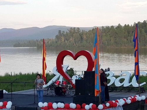 В Туве на озере Азас открыли обновленную турбазу 