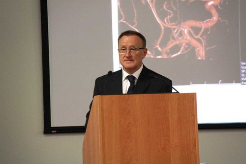 В Туву 2 августа приедет главный внештатный нейрохирург России Владимир Крылов 