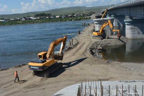 В Кызыле продлена реконструкция Коммунального моста через реку Енисей. Движение ограничено ежедневно с 23.00 до 04.00