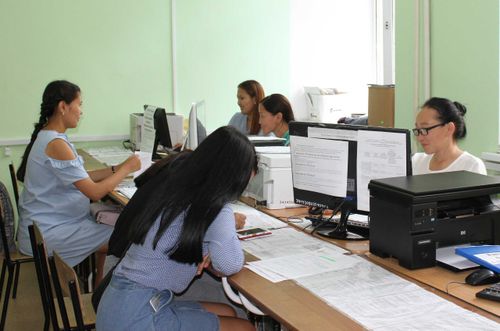 Завтра последний день сдачи документов в приёмную комиссию Тувинского университета 