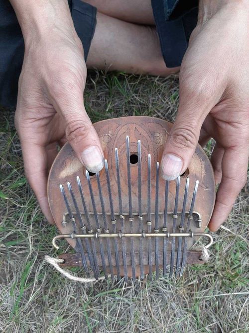 Африканское пианино японца Такуя Саса