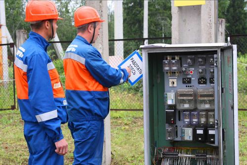 «Россети Сибирь» проверяет состояние энергообъектов вблизи учебных заведений