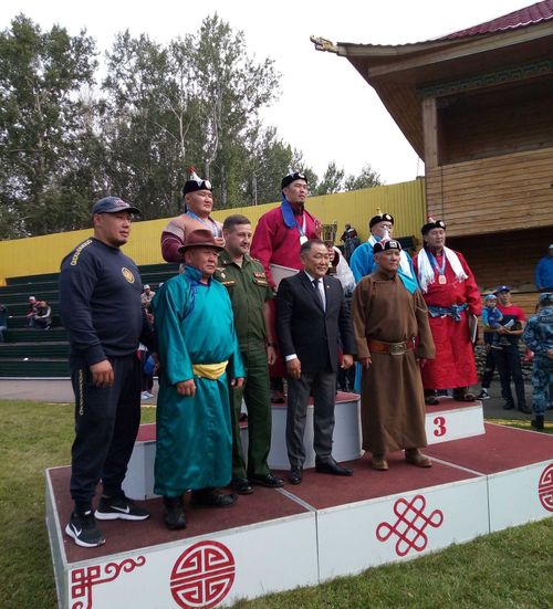 В хуреше отличились борцы из Улуг-Хемского района