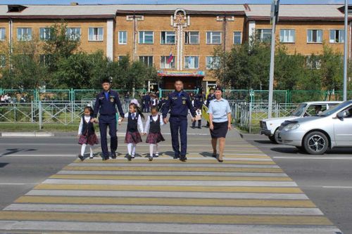 В Кызыле проводятся пешие экскурсии по безопасному маршруту «Шагающий автобус»