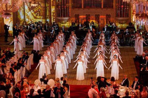 Студентка из Тувы выступила на Дрезденском оперном балу