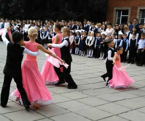 Сегодня в Кызыле проходят торжественные линейки в честь начала нового учебного года