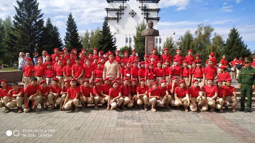 В Туве отметили День памяти и чести тувинских добровольцев