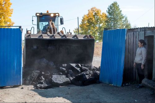 В селе Кочетово Тандинского района три семьи получили уголь
