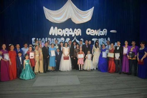 В Туве объявлен конкурс «Молодая семья – будущее Тувы»   