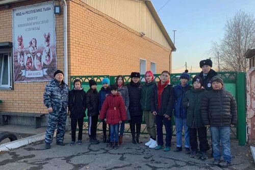 Профильная смена. Школьники Тувы на экскурсии с полицейскими