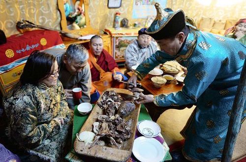 Тувинское гостеприимство должно победить!