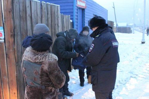 Внушительный десант правоохранителей проверили левобережные дачи Кызыла