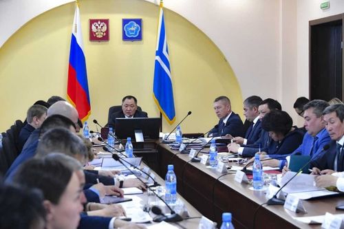 Глава Тувы поставил подчиненным задачу теснее работать с федеральными ведомствами