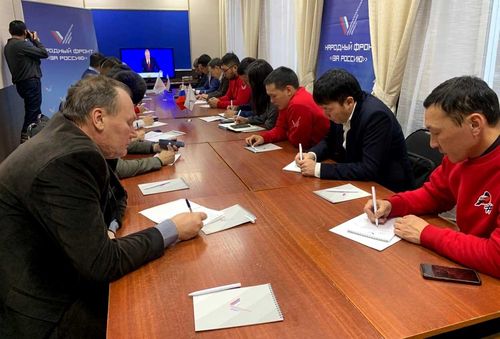 Путина смотрят даже в космосе