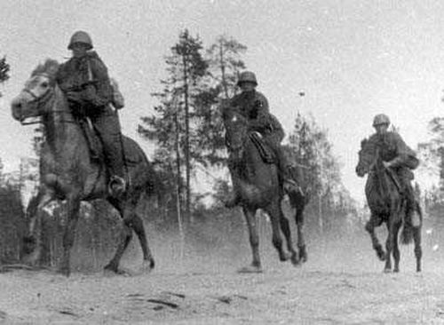 Эскадрон тувинцев с криком «УРА» обратили в бегство немцев