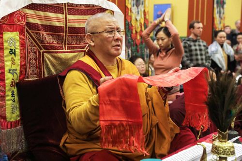 Можно ли дарить красный кадак?