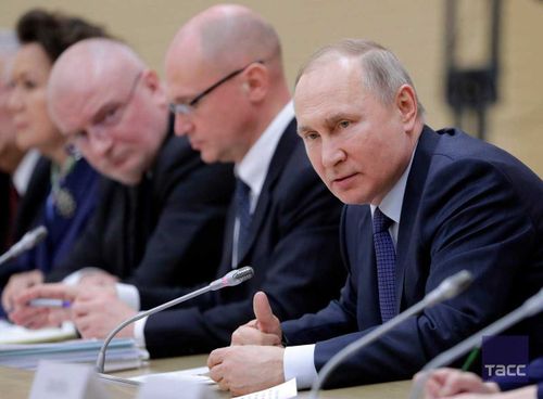 «Как люди скажут, так и будет»: Путин отметил роль россиян в изменении Конституции