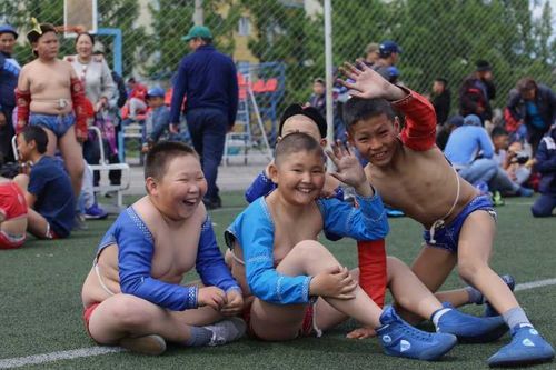 Пособия на ребенка. Минтруд назвал сроки начала выплат 